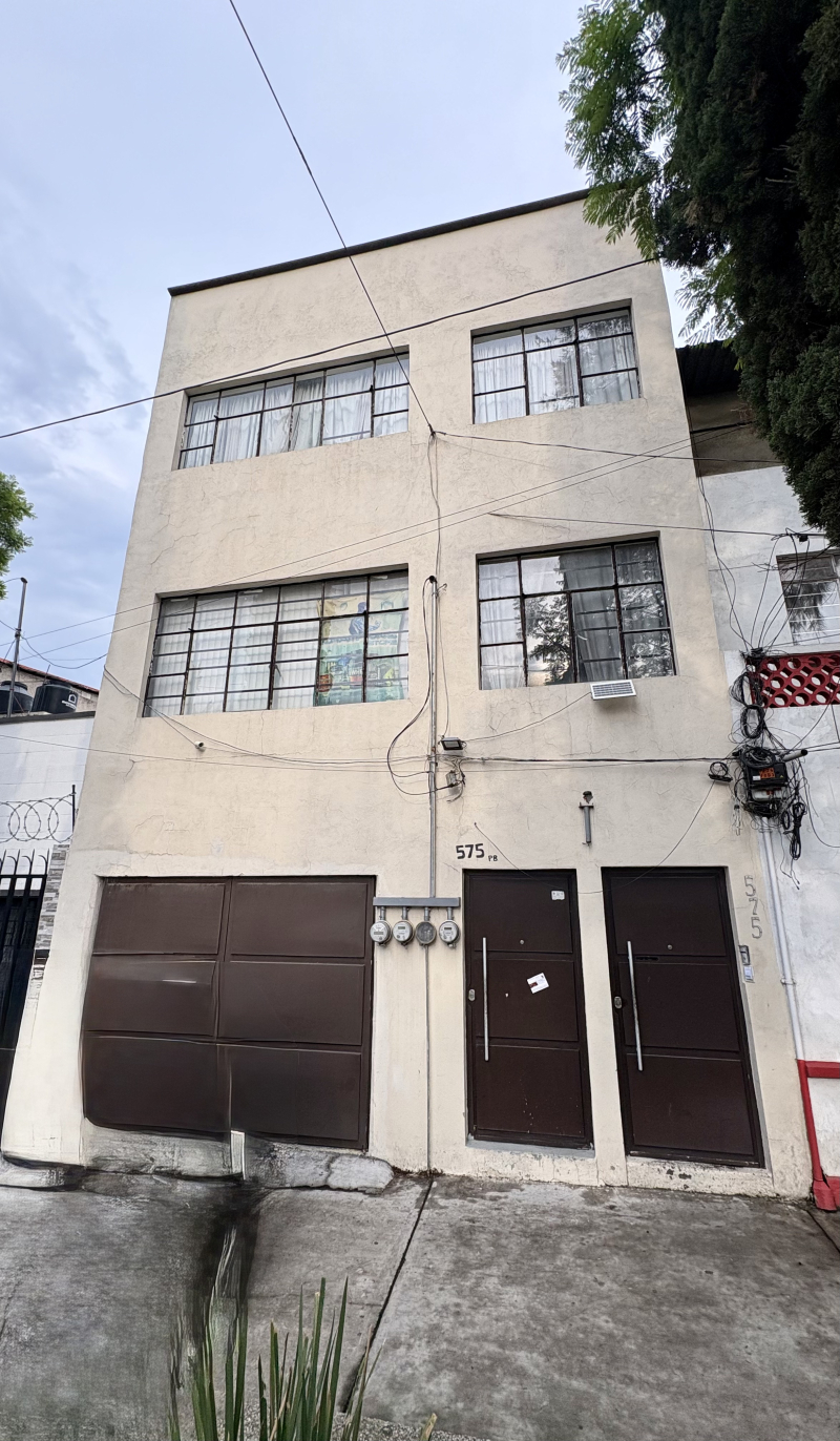 Industrial Departamento Renta Planta Baja Con Patio