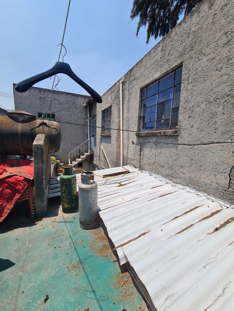 se vende casa con locales comerciales y departamentos en rio blanco gustavo a madero cdmx