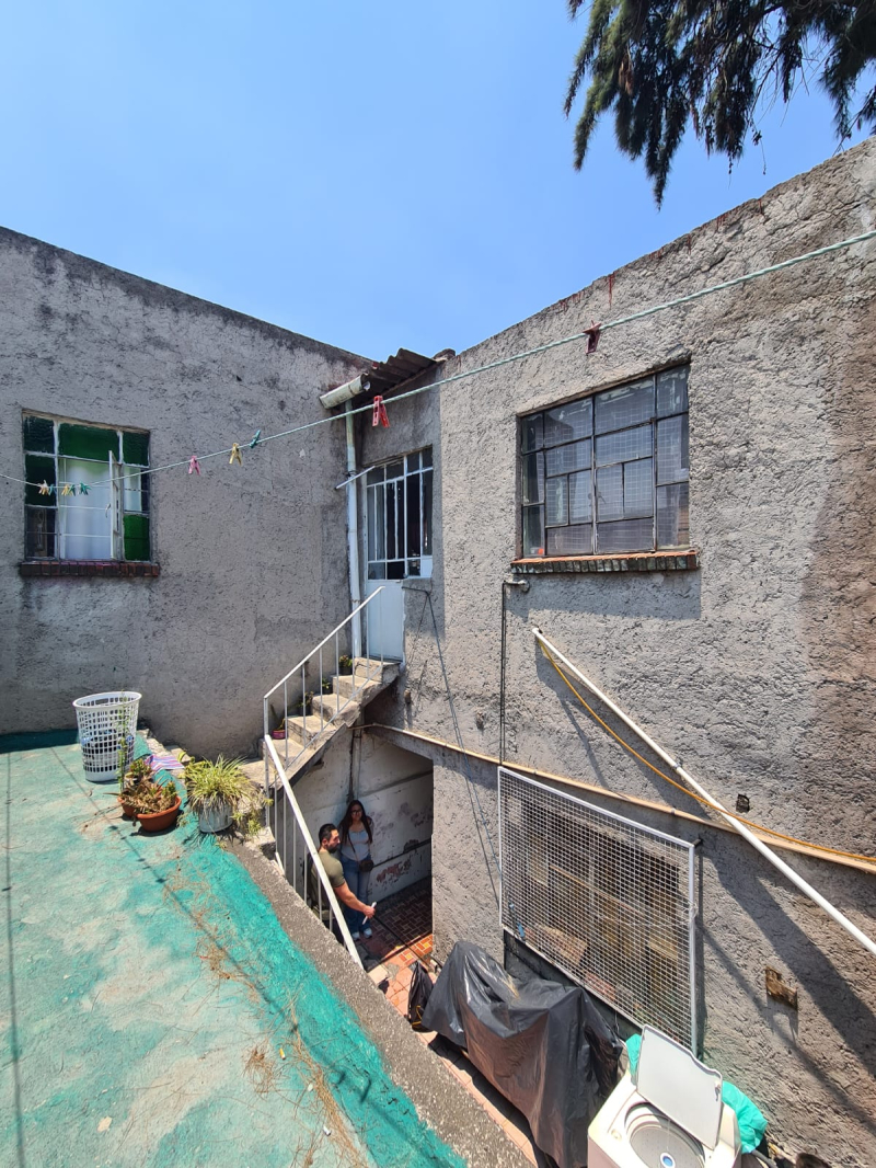se vende casa con locales comerciales y departamentos en rio blanco gustavo a madero cdmx