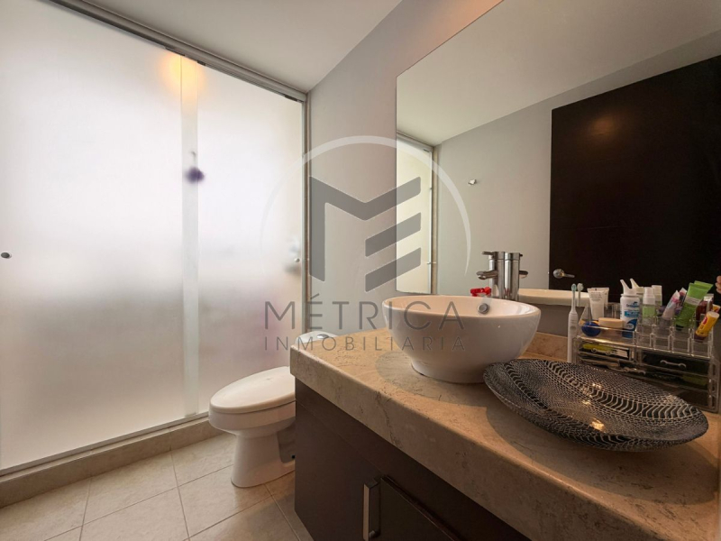 departamento en venta en hacienda el ciervo con bodega y cocina remodelada:
