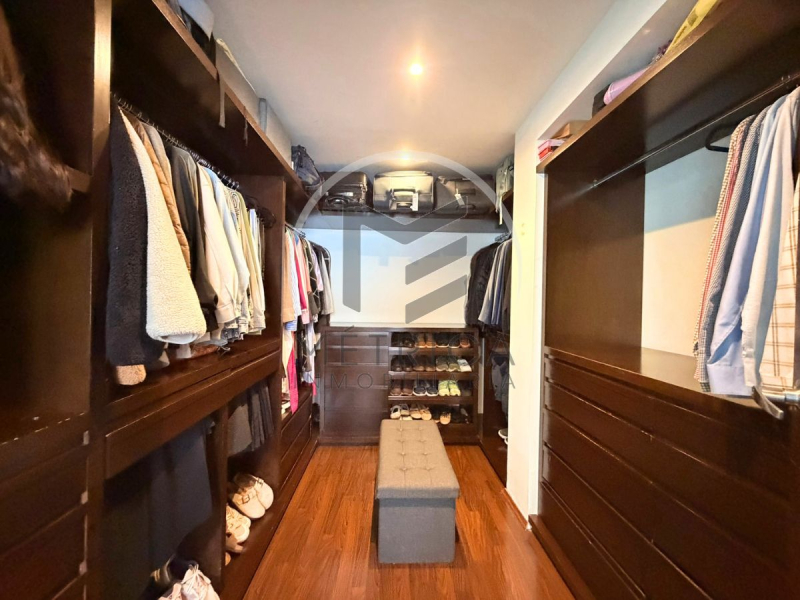 departamento en venta en hacienda el ciervo con bodega y cocina remodelada: