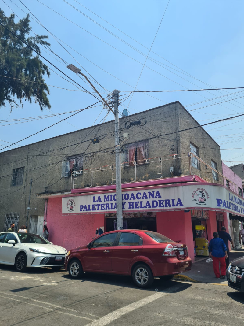 en venta edificio en esquina con uso de suelo mixto habitacional con comercio en planta baja
