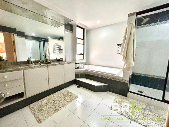 Departamento En Venta En Col. Lomas Country