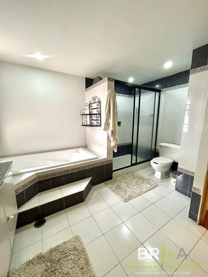 Departamento En Venta En Col. Lomas Country