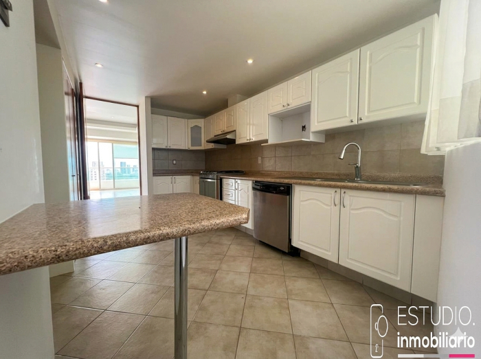 departamento en venta en  lomas country club. la enramada