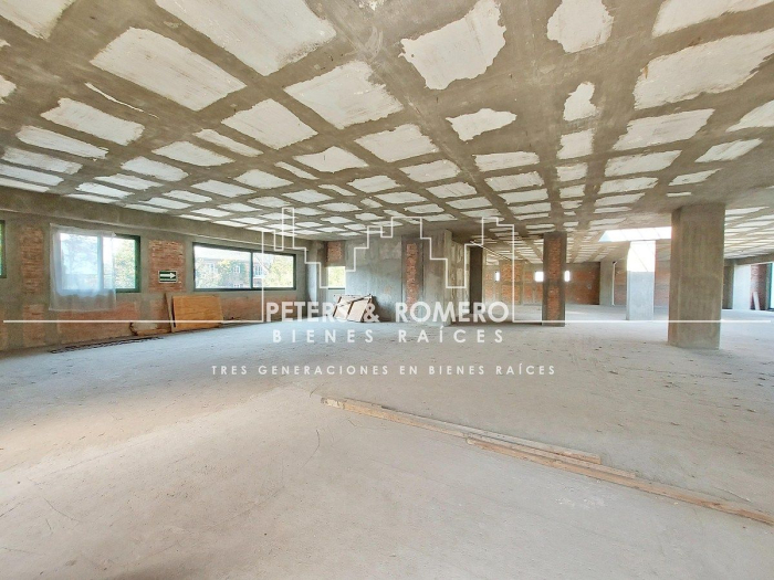 amplia residencia en venta en lomas altas