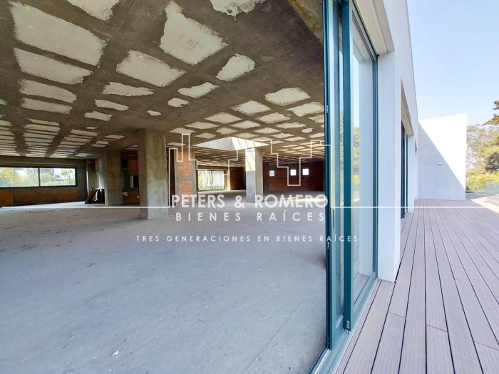 amplia residencia en venta en lomas altas