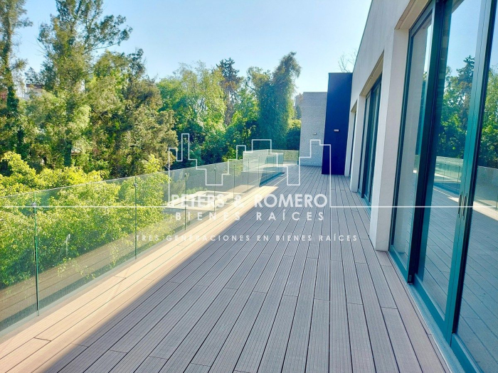 amplia residencia en venta en lomas altas