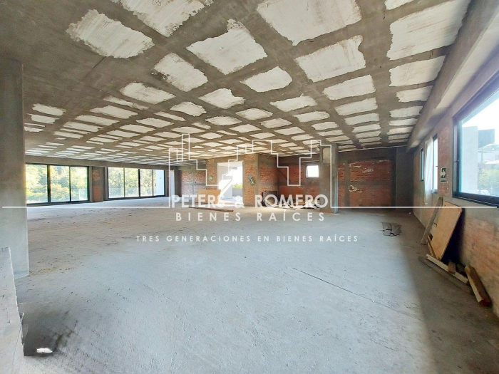 amplia residencia en venta en lomas altas