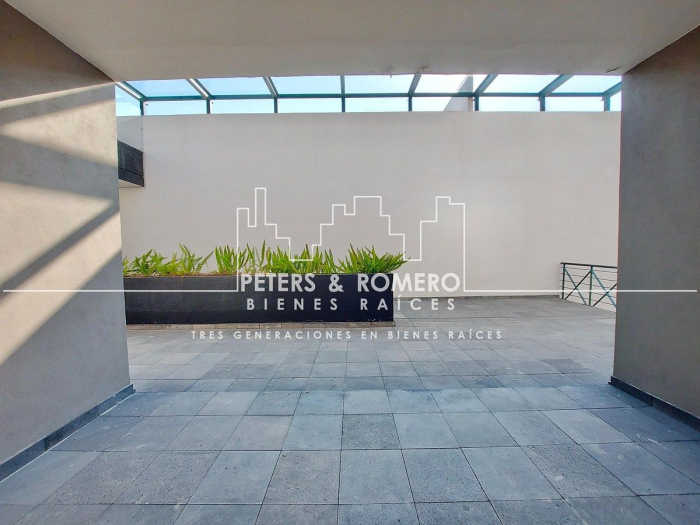 amplia residencia en venta en lomas altas