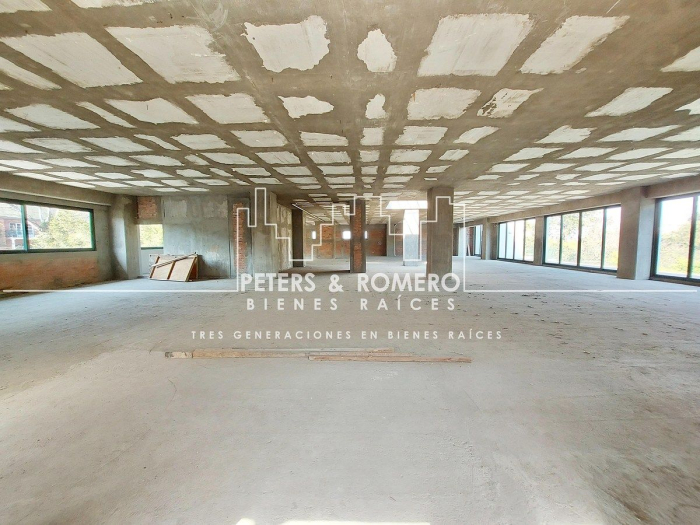 amplia residencia en venta en lomas altas