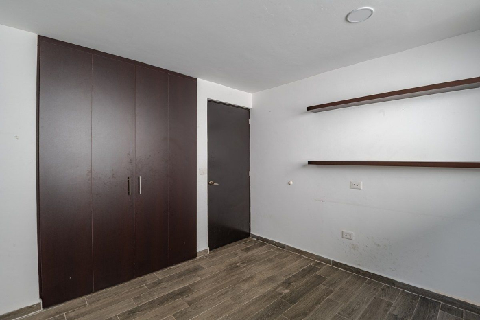 casa en venta, remodelada, en privada, 2 terrazas, en el corazón de cd. satélite