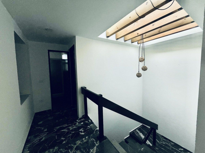casa en venta, remodelada, en privada, 2 terrazas, en el corazón de cd. satélite