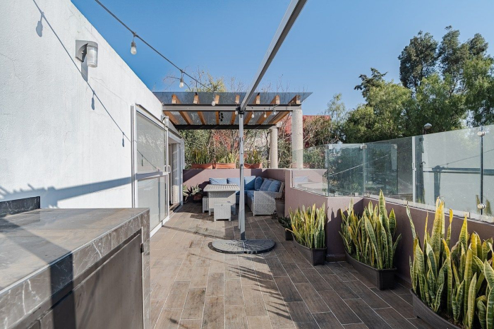 casa en venta, remodelada, en privada, 2 terrazas, en el corazón de cd. satélite