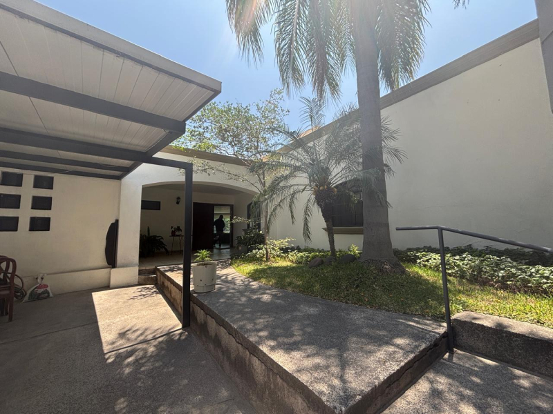 Casa En Venta En Colinas De San Javier