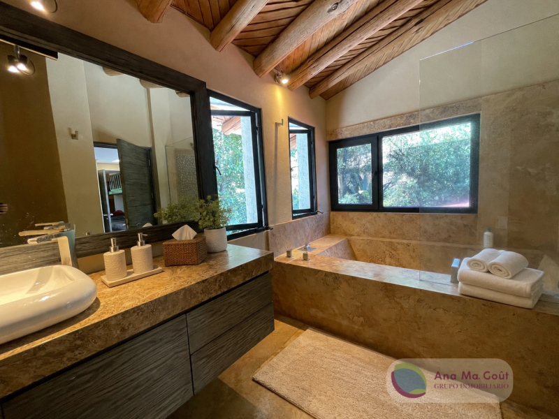 Casa En Venta En Avándaro