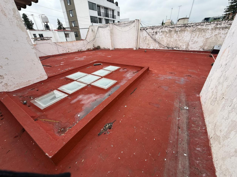 Edificio Para Clínica O Consultorios Sobre Av. Ávila Camacho En Guadalajara