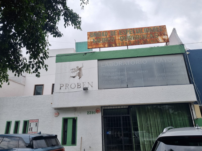 Edificio Para Clínica O Consultorios Sobre Av. Ávila Camacho En Guadalajara