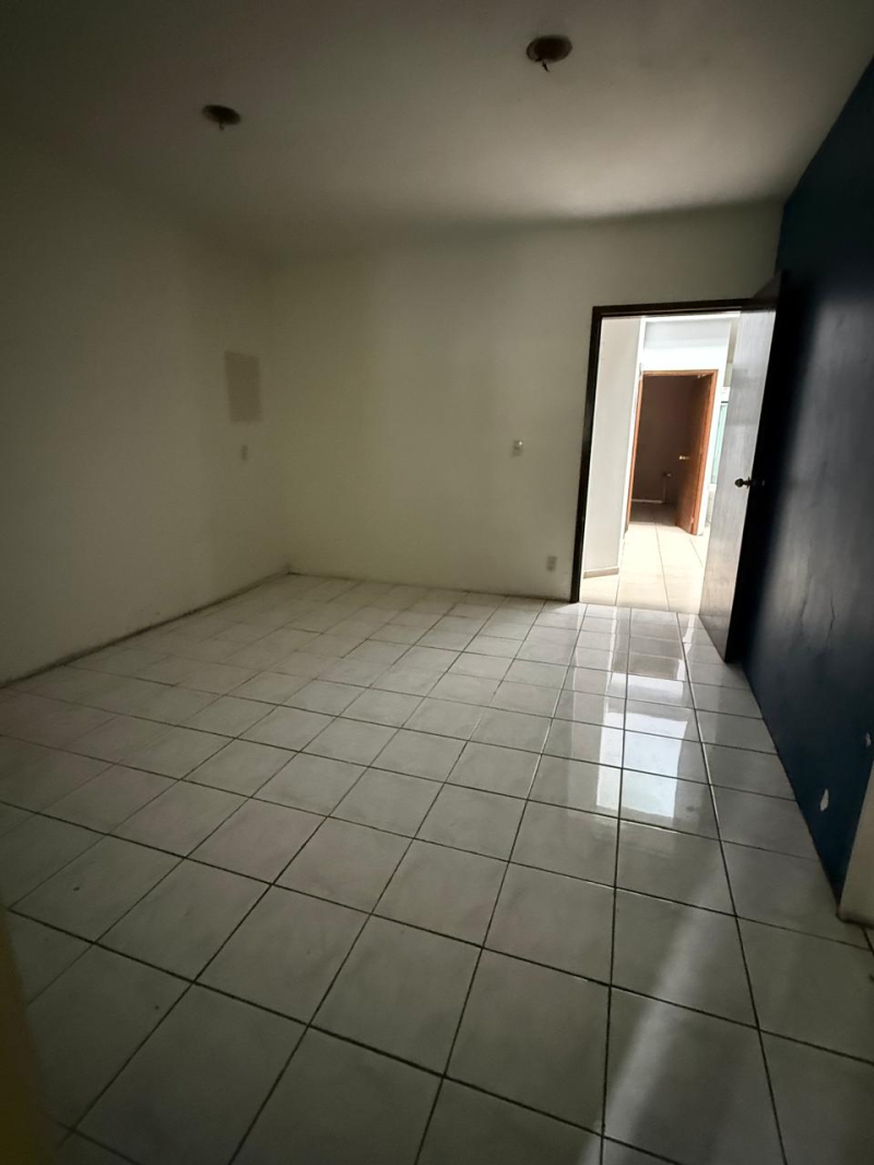 Edificio Para Clínica O Consultorios Sobre Av. Ávila Camacho En Guadalajara