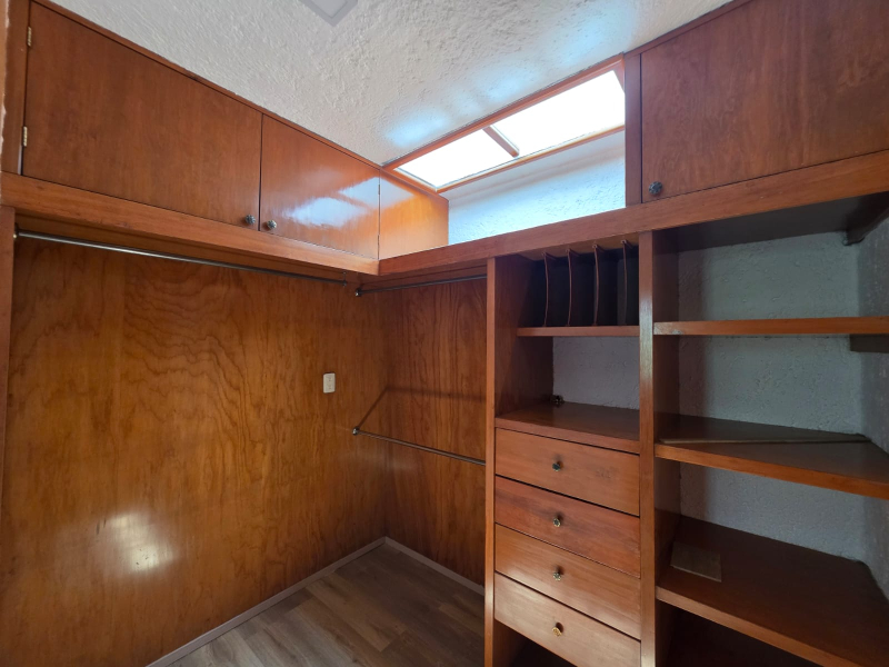 Casa En Venta Y Renta En Bosques De Las Lomas