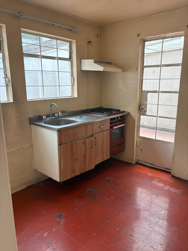 se vende casa con uso habitacional con comercio en heliopolis claveria cdmx