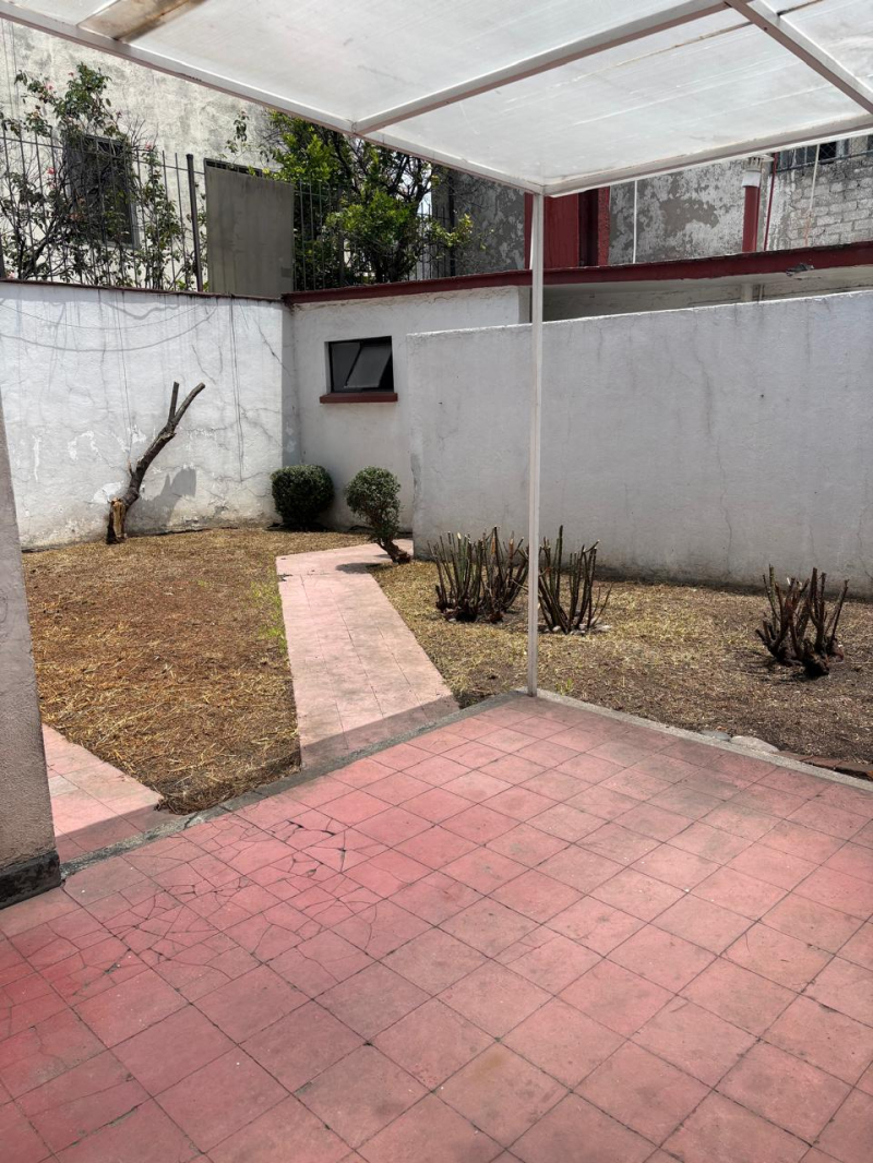 se vende casa con uso habitacional con comercio en heliopolis claveria cdmx