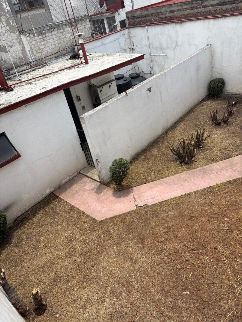 se vende casa con uso habitacional con comercio en heliopolis claveria cdmx