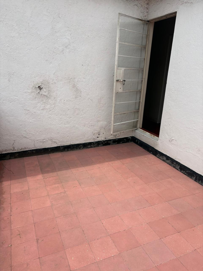 se vende casa con uso habitacional con comercio en heliopolis claveria cdmx