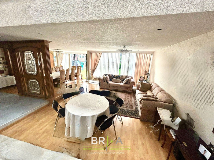 Casa PARA REMODELAR En Venta En Lomas De Las Palmas, Huixquilucan
