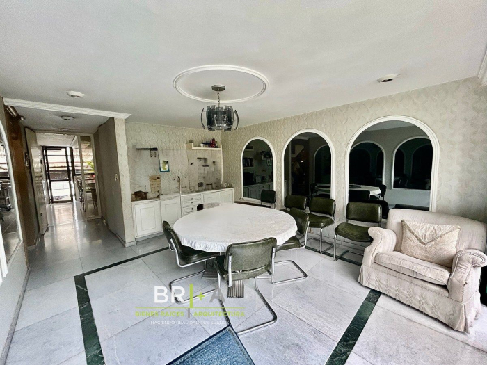 Casa PARA REMODELAR En Venta En Lomas De Las Palmas, Huixquilucan