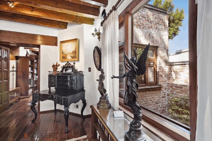 Casa En Venta: La Biblioteca Emblemática, Coyoacán.