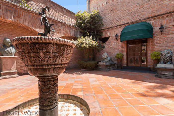 Casa En Venta: La Biblioteca Emblemática, Coyoacán.