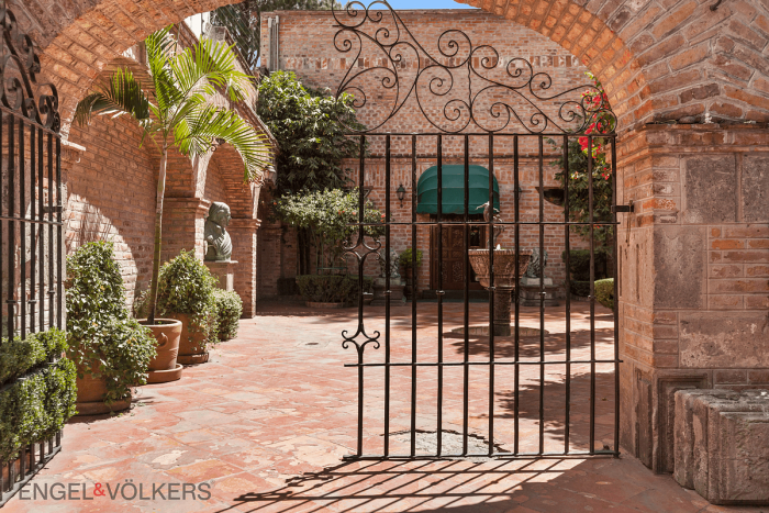 Casa En Venta: La Biblioteca Emblemática, Coyoacán.