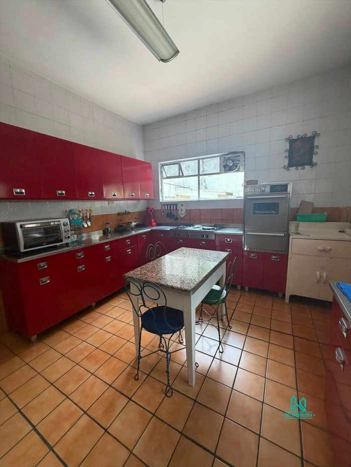 Casa En Venta A Actualizar En Lomas De Chapultepec - Terreno Plano