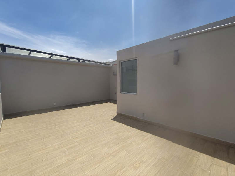 Venta Departamento PH En Grand Tower Del Valle, Piso 19