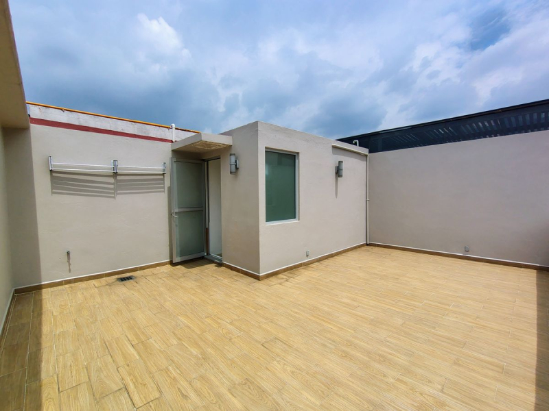 Venta Departamento PH En Grand Tower Del Valle, Piso 19