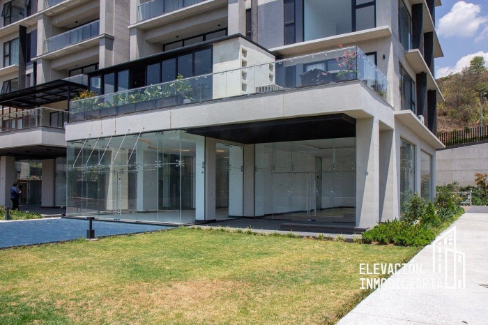 Venta de Departamento nuevo con terraza en Bosque Real Huixquilucan