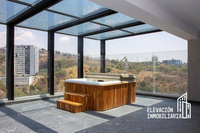 Venta de Departamento nuevo con terraza en Bosque Real Huixquilucan