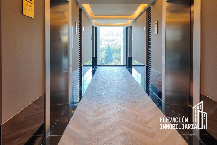 Venta de Departamento nuevo con terraza en Bosque Real Huixquilucan