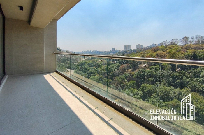 Venta de Departamento nuevo con terraza en Bosque Real Huixquilucan