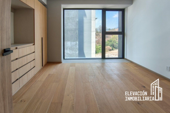 Venta de Departamento nuevo con terraza en Bosque Real Huixquilucan