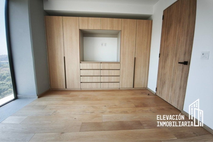 Venta de Departamento nuevo con terraza en Bosque Real Huixquilucan