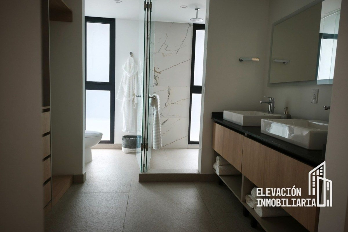 venta de departamento nuevo con terraza en bosque real huixquilucan