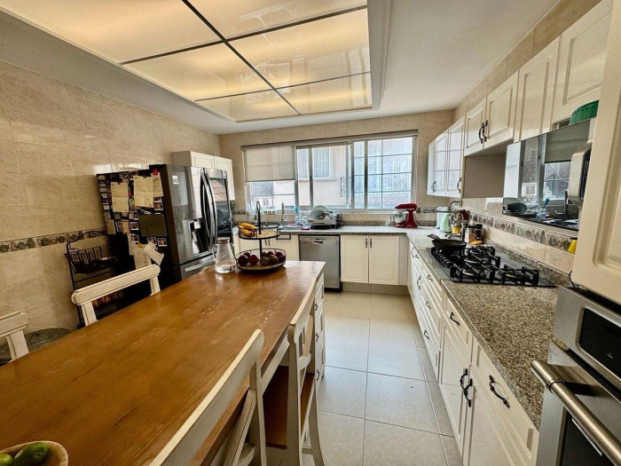 Venta de Casa en Conjunto, Hacienda de Las Palmas, Huixquilucan