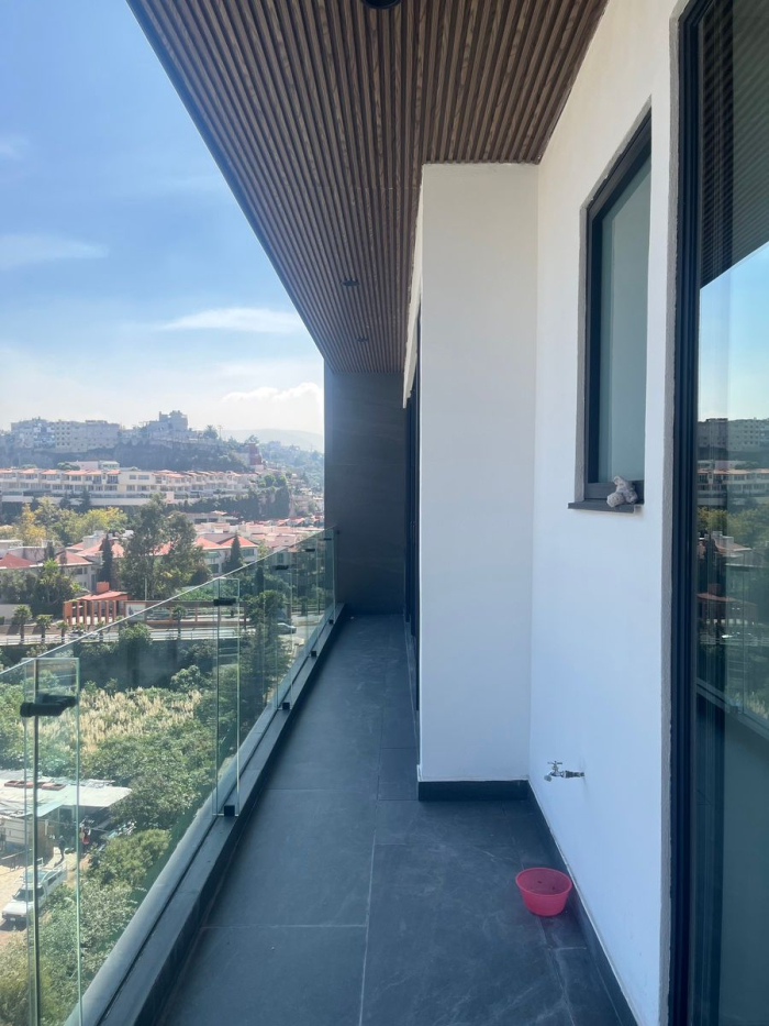 renta de departamento con balcón, interlomas, hacienda de las palmas, huix.