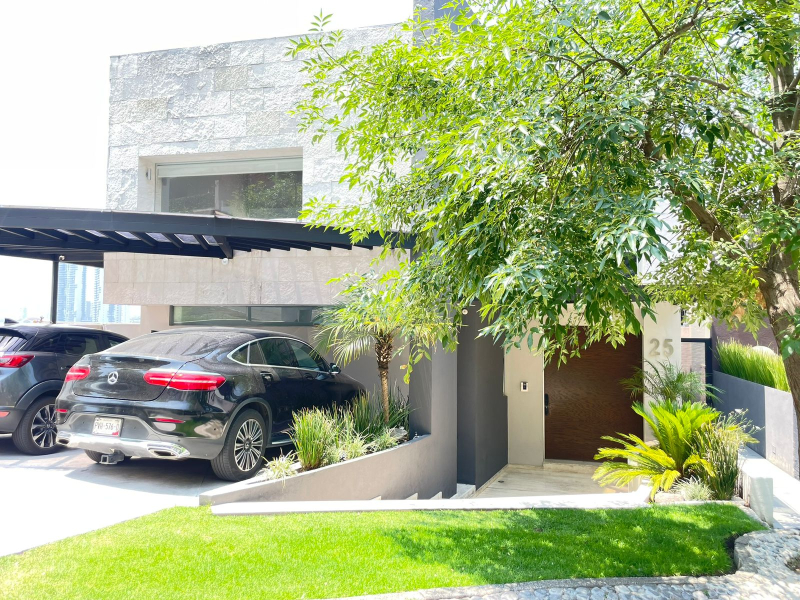 Casa en Renta en Bosque Real
