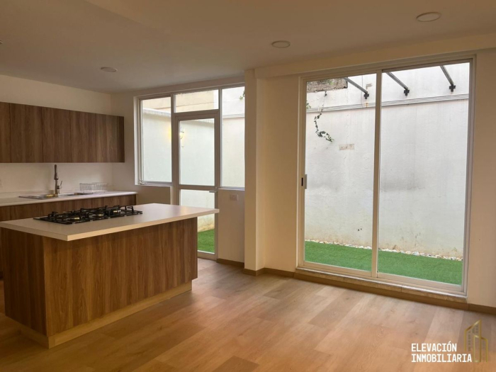 Venta de Casa en Condominio en Valle de las Palmas, Huixquilucan, Edo. México.