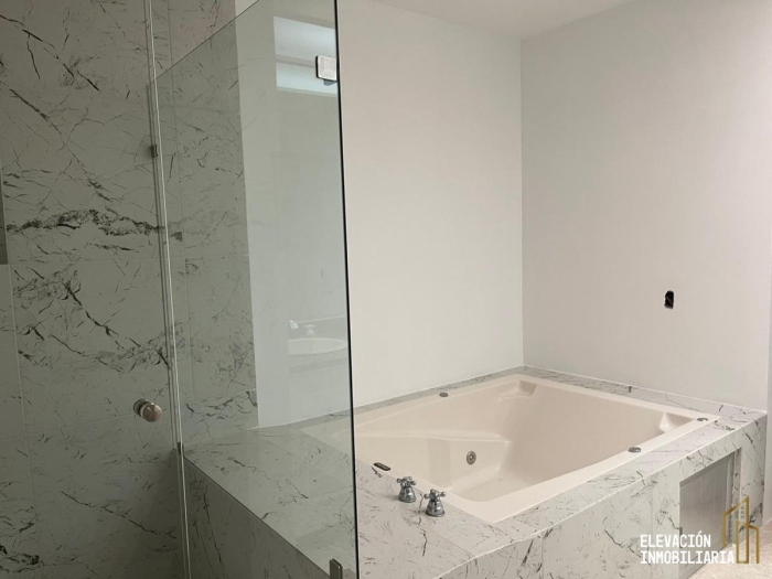Venta de Casa en Condominio en Valle de las Palmas, Huixquilucan, Edo. México.
