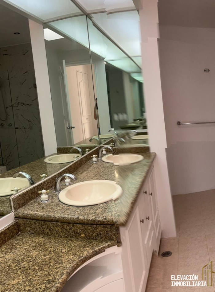 Venta de Casa en Condominio en Valle de las Palmas, Huixquilucan, Edo. México.