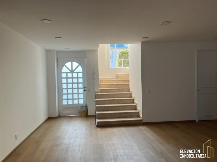 Venta de Casa en Condominio en Valle de las Palmas, Huixquilucan, Edo. México.